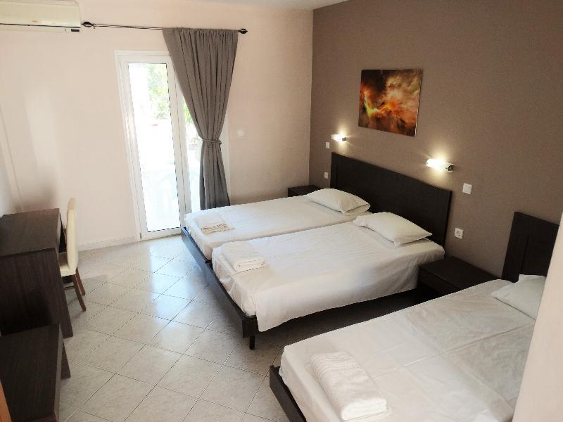 Oasis Club Aparthotel 3*