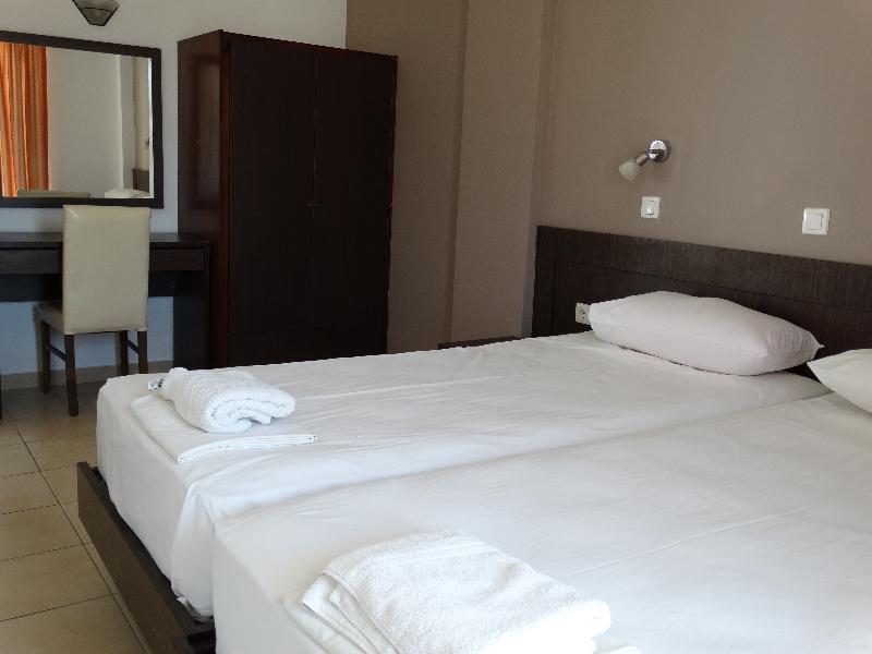 Oasis Club Aparthotel 3*