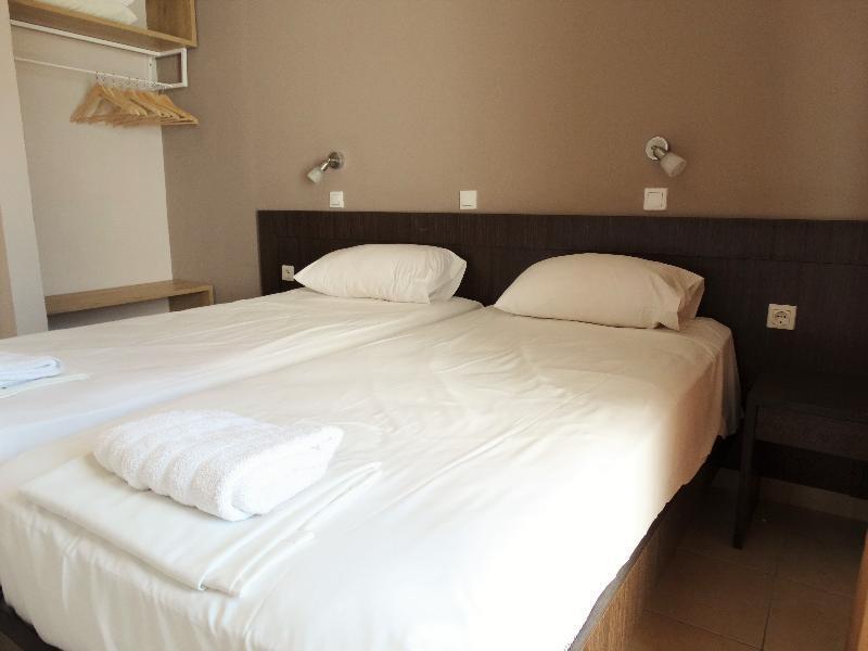 Oasis Club Aparthotel Kávos