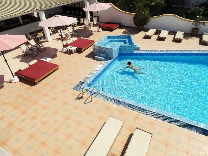 Oasis Club Aparthotel Kávos