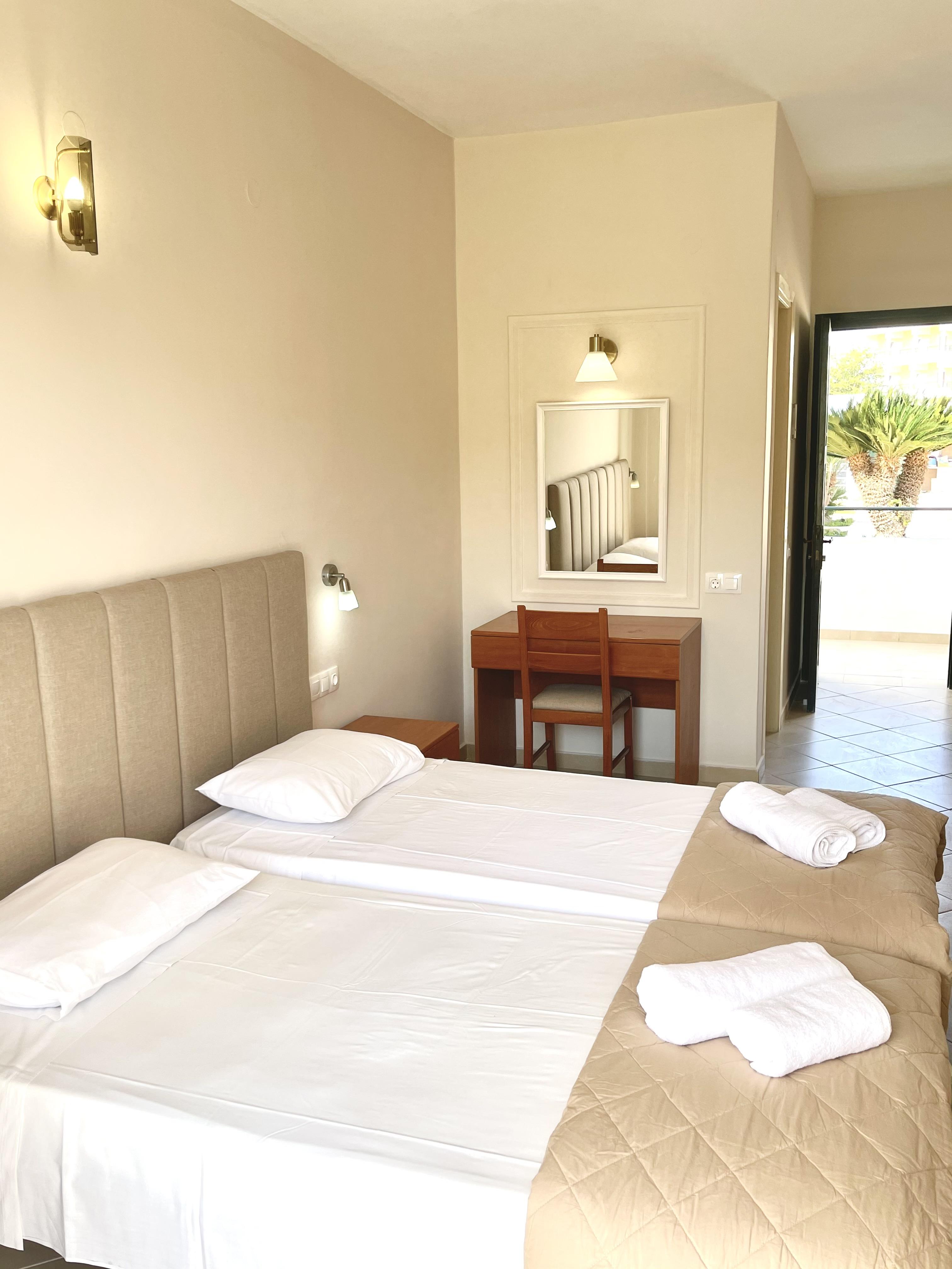 Oasis Club 3*
