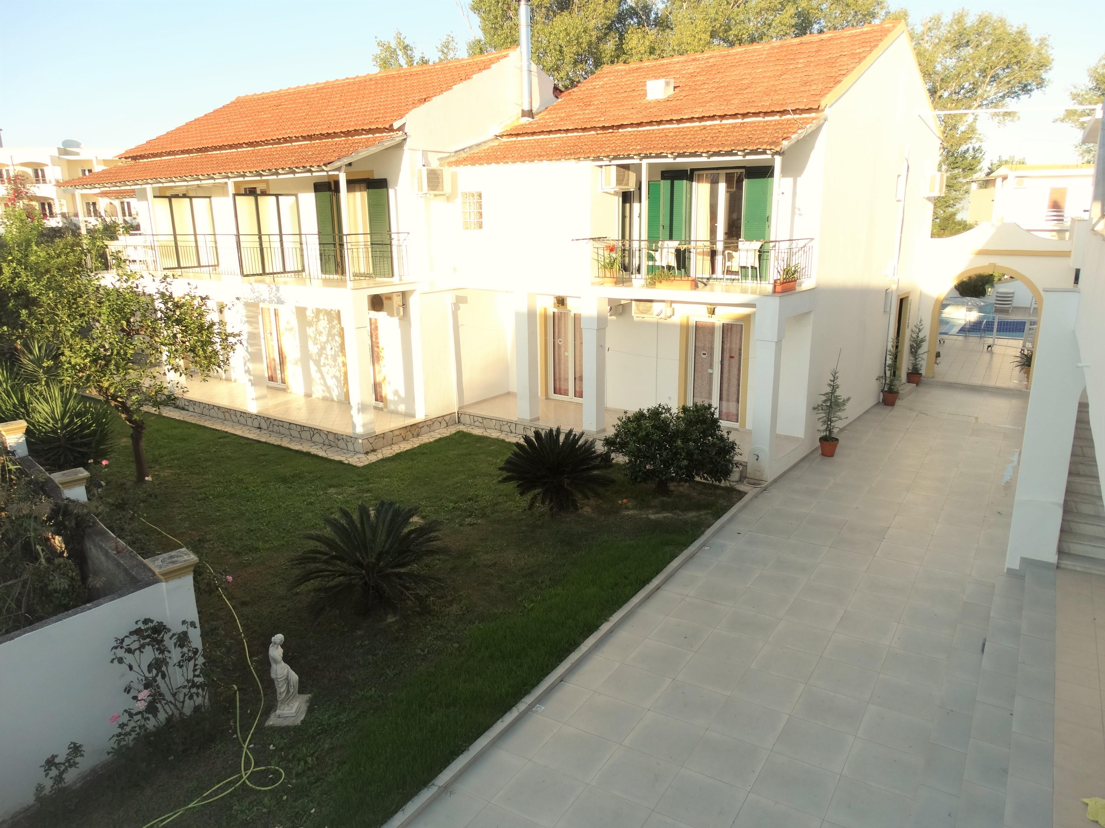 Oasis Club Aparthotel