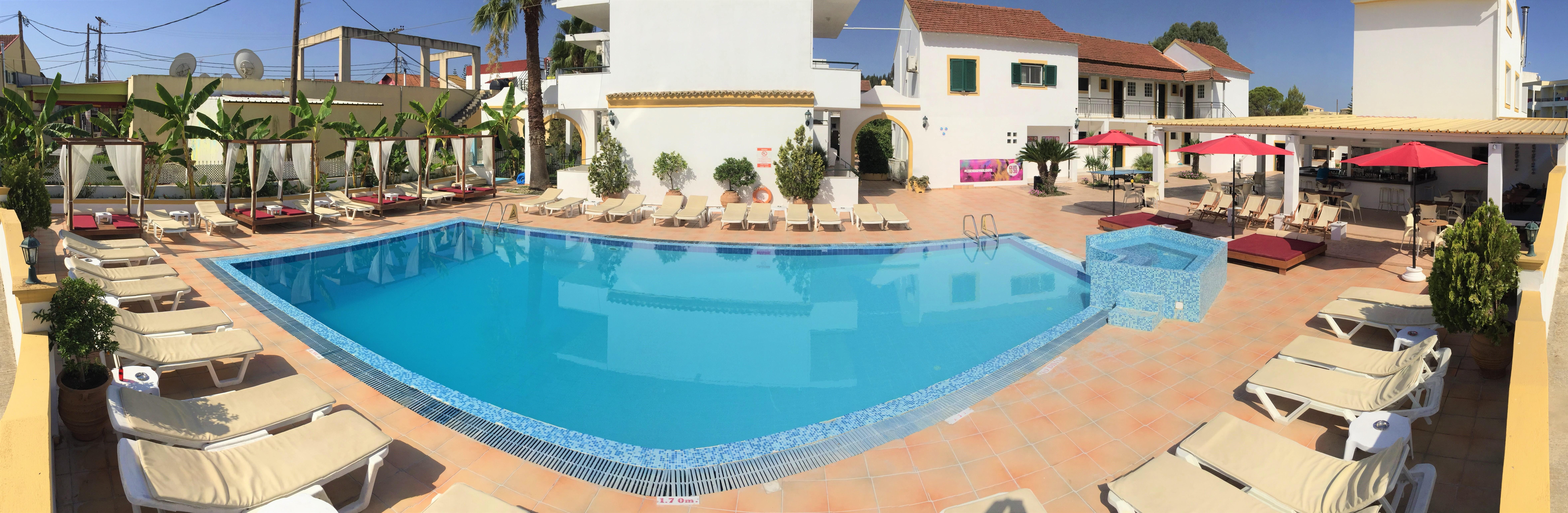 Oasis Club Aparthotel