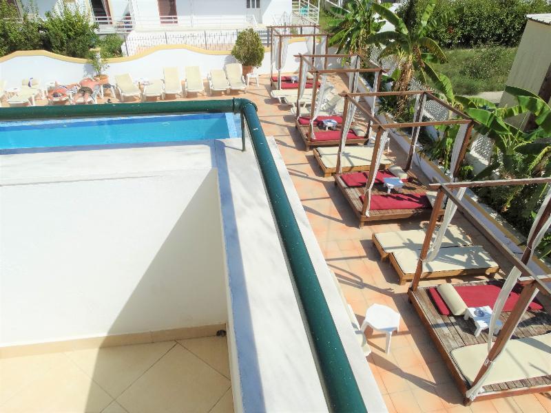 Aparthotel Oasis Club 3*