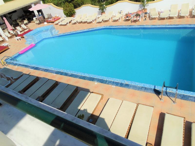 Oasis Club 3*