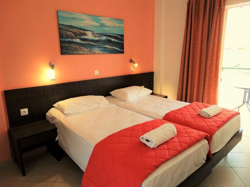 Oasis Club 3*