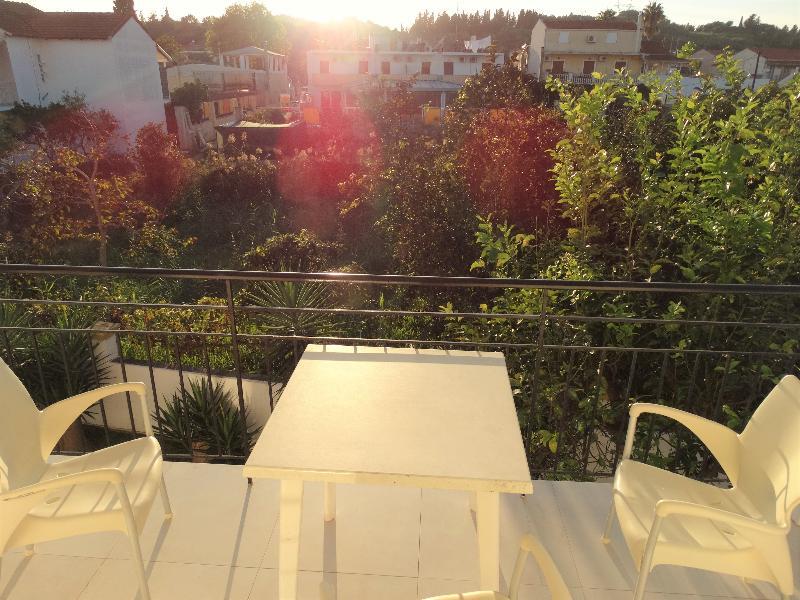 Oasis Club Aparthotel 3*